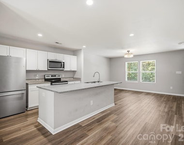 1361 Ontario Drive - Photo Thumbnail 12