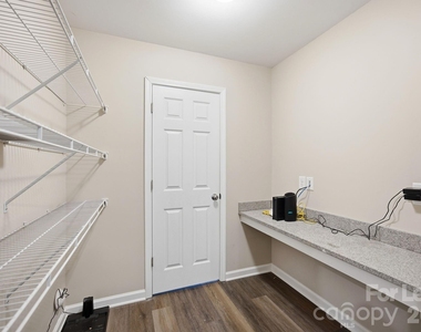 1361 Ontario Drive - Photo Thumbnail 15