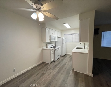 943 N Louise Street - Photo Thumbnail 10