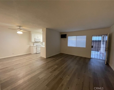 943 N Louise Street - Photo Thumbnail 9