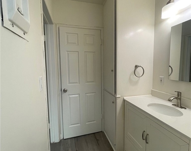 943 N Louise Street - Photo Thumbnail 7