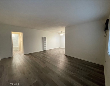 943 N Louise Street - Photo Thumbnail 8
