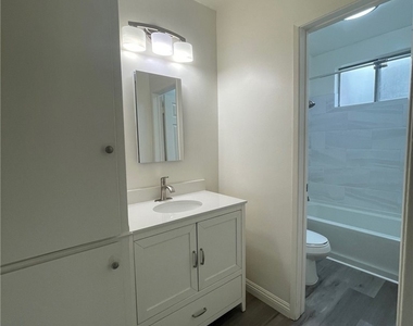 943 N Louise Street - Photo Thumbnail 6