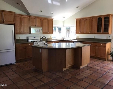 157 N Linden Drive - Photo Thumbnail 6