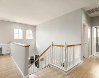 22358 Hawthorn - Photo Thumbnail 4