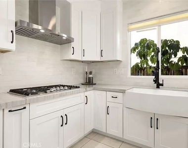 22358 Hawthorn - Photo Thumbnail 2