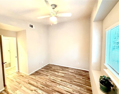 11512 Stonecrest Drive - Photo Thumbnail 34
