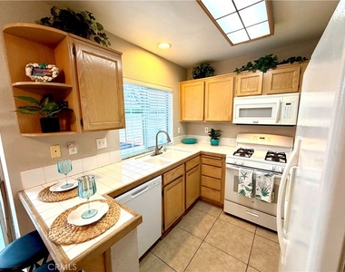 11512 Stonecrest Drive - Photo Thumbnail 7