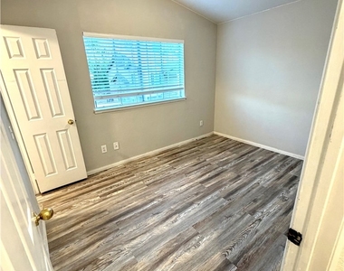 11512 Stonecrest Drive - Photo Thumbnail 30