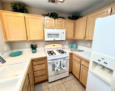 11512 Stonecrest Drive - Photo Thumbnail 3