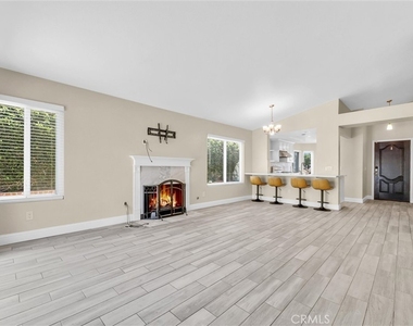 501 Roosevelt - Photo Thumbnail 3