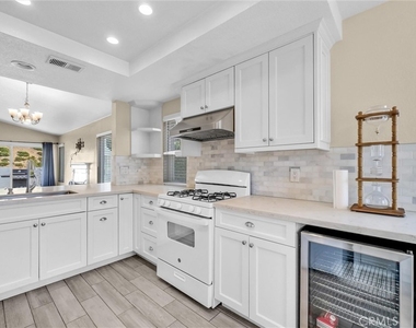 501 Roosevelt - Photo Thumbnail 9