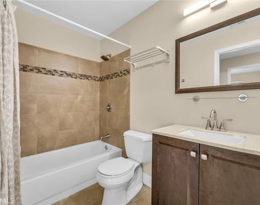 501 Roosevelt - Photo Thumbnail 17