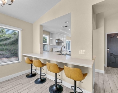 501 Roosevelt - Photo Thumbnail 4