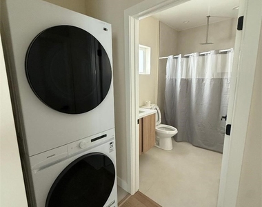 7828 Kyle Street - Photo Thumbnail 11