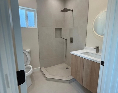 7828 Kyle Street - Photo Thumbnail 5