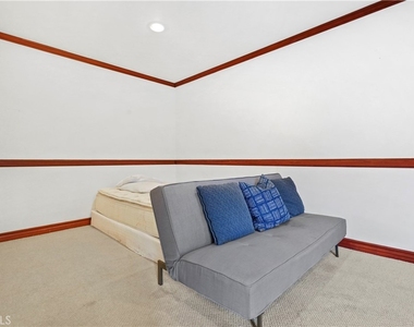 5362 Yolanda Avenue - Photo Thumbnail 19