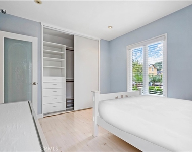 5362 Yolanda Avenue - Photo Thumbnail 11