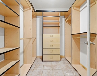 5362 Yolanda Avenue - Photo Thumbnail 9