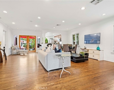 5362 Yolanda Avenue - Photo Thumbnail 1