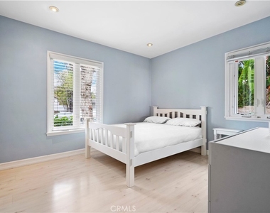 5362 Yolanda Avenue - Photo Thumbnail 13
