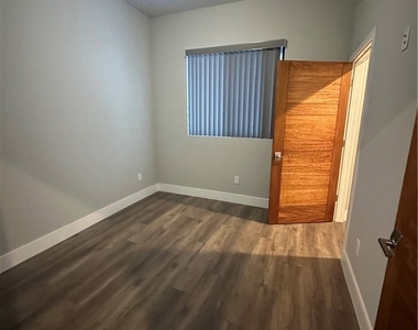 330 Salem Street - Photo Thumbnail 10