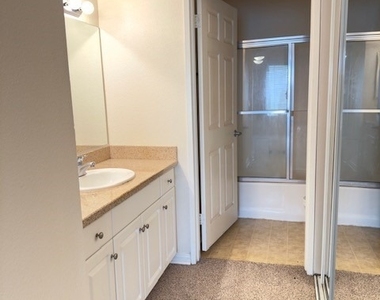 5540 Owensmouth Avenue - Photo Thumbnail 1