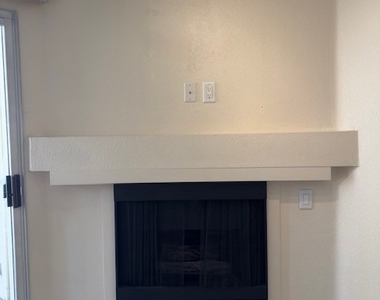 5540 Owensmouth Avenue - Photo Thumbnail 2