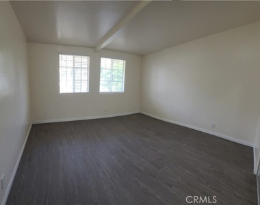 20340 Sherman Way - Photo Thumbnail 10