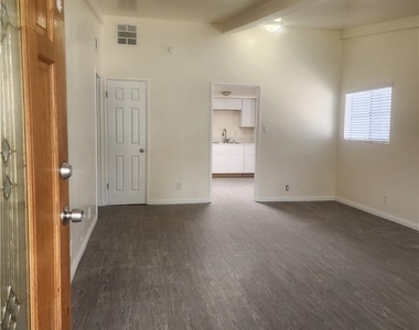 20340 Sherman Way - Photo Thumbnail 2