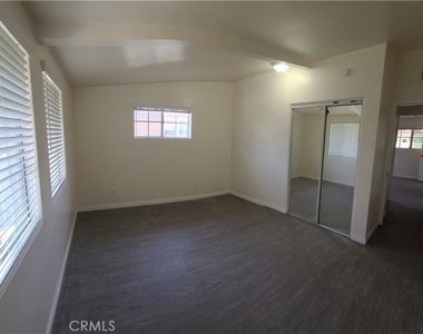 20340 Sherman Way - Photo Thumbnail 12