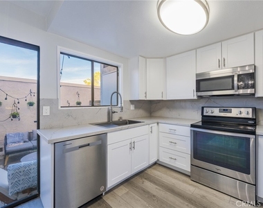 28033 Ridgebluff Court - Photo Thumbnail 8