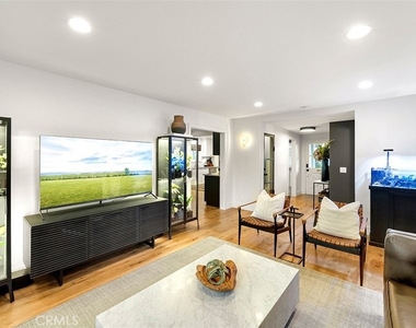843 Bernard Drive - Photo Thumbnail 25