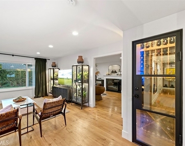 843 Bernard Drive - Photo Thumbnail 29