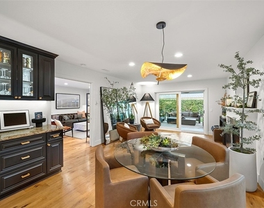 843 Bernard Drive - Photo Thumbnail 15