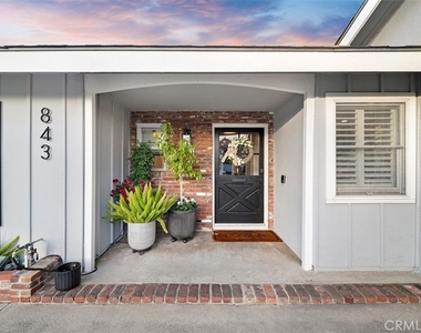 843 Bernard Drive - Photo Thumbnail 3