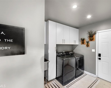 843 Bernard Drive - Photo Thumbnail 5