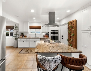 843 Bernard Drive - Photo Thumbnail 7