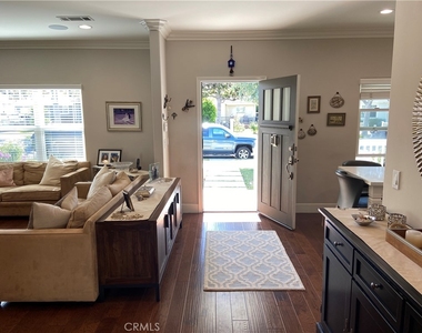 4470 Stansbury Avenue - Photo Thumbnail 37