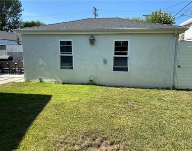 4470 Stansbury Avenue - Photo Thumbnail 45
