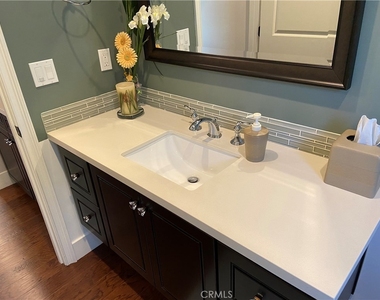 4470 Stansbury Avenue - Photo Thumbnail 26