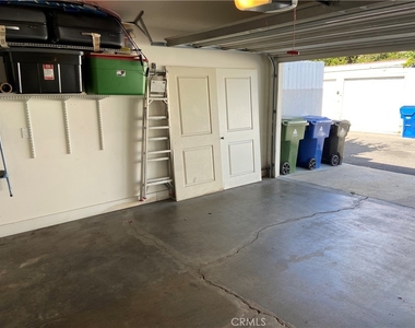 4470 Stansbury Avenue - Photo Thumbnail 61
