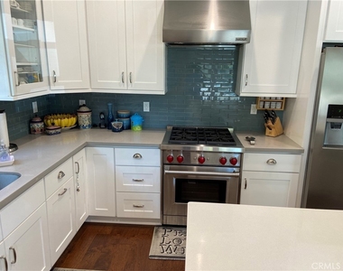4470 Stansbury Avenue - Photo Thumbnail 8
