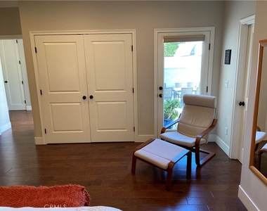 4470 Stansbury Avenue - Photo Thumbnail 51