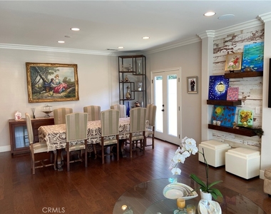 4470 Stansbury Avenue - Photo Thumbnail 21