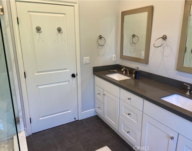 4470 Stansbury Avenue - Photo Thumbnail 59