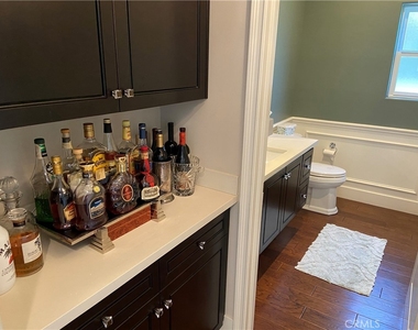 4470 Stansbury Avenue - Photo Thumbnail 25