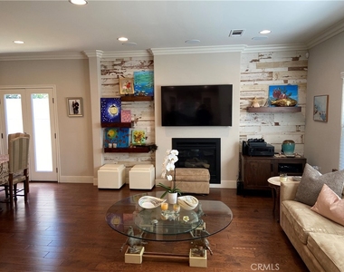 4470 Stansbury Avenue - Photo Thumbnail 19