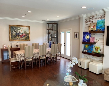 4470 Stansbury Avenue - Photo Thumbnail 22