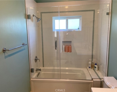 4470 Stansbury Avenue - Photo Thumbnail 34